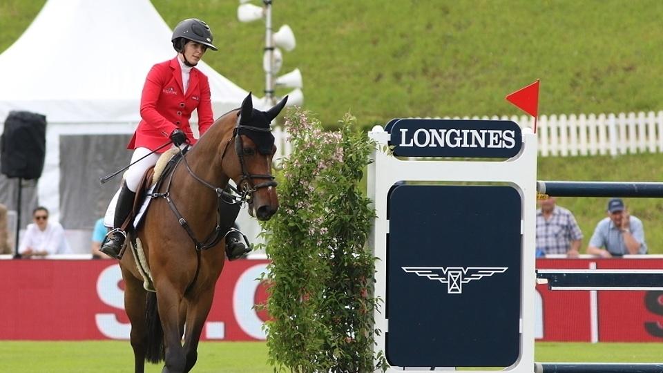 Emma de Moussac v GP při CHIO Rotterdam s chybou