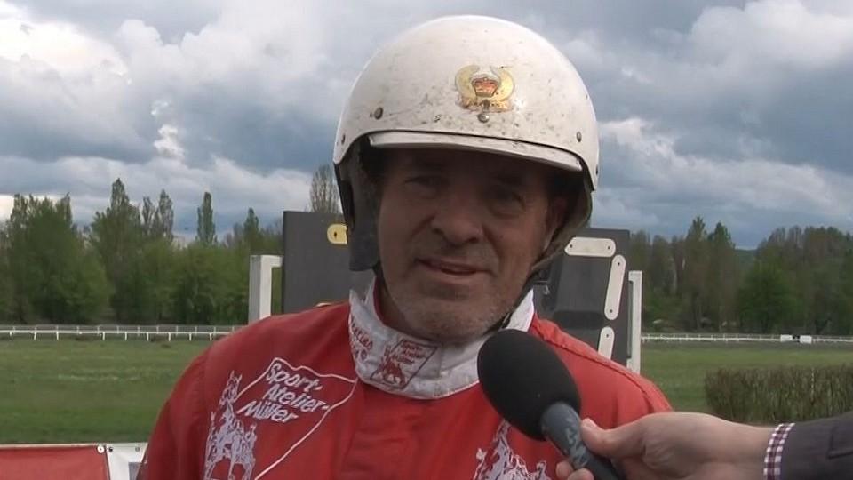 Chystám se skončit, oznámil Škobis. Pamino porazil Gamelii Dub's