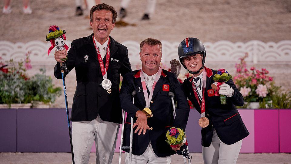 První zlatí medailisté z paralympiády v Tokiu: Pearson, Voets a George