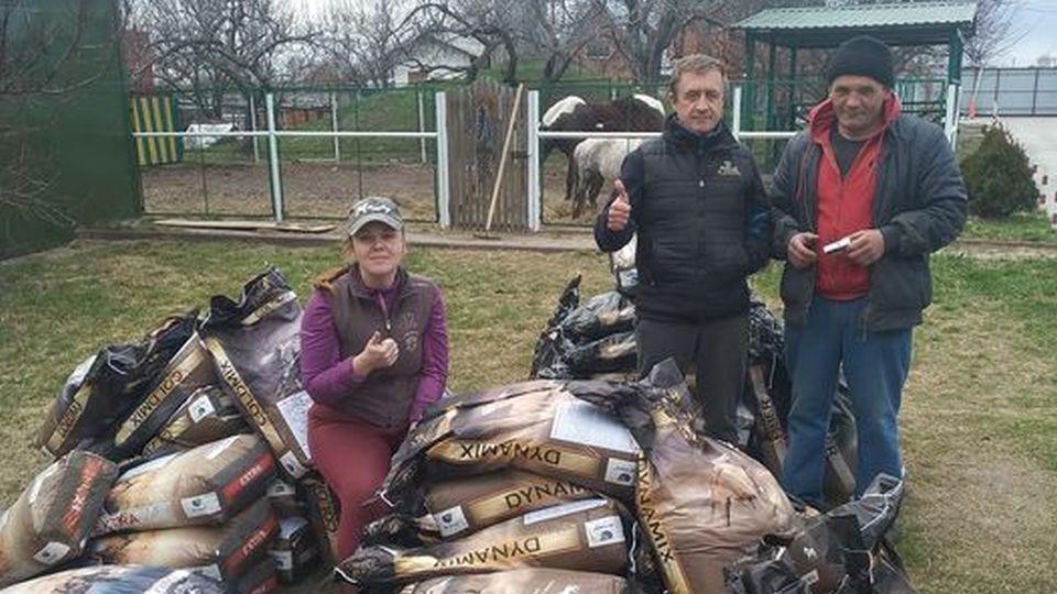 Český spolek pomáhá koním na Ukrajině. Uskutečnil už i první transport