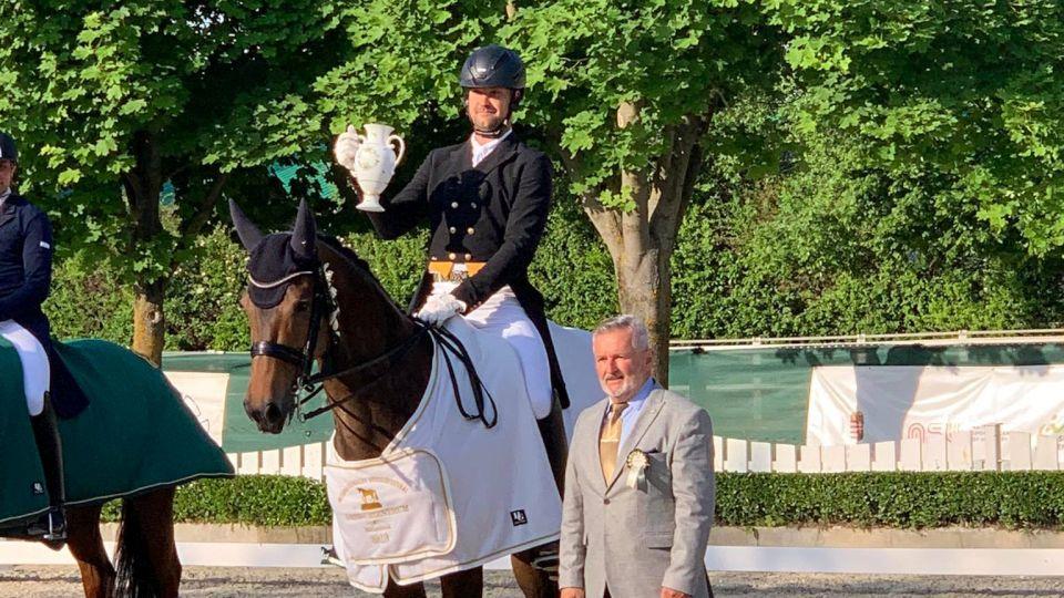 Michal Knoflíček zvítězil v sobotním küru při CDI v Máriakálnoku