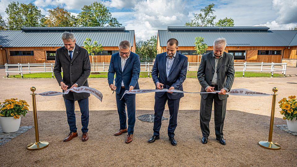 Národní hřebčín Kladruby uvedl do provozu nový Stájový dvůr ve Slatiňanech