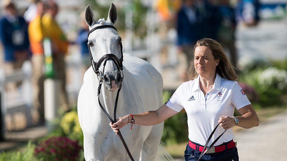Od základů až k vrcholovému sportu. Pippa Funnell o práci s mladými koňmi